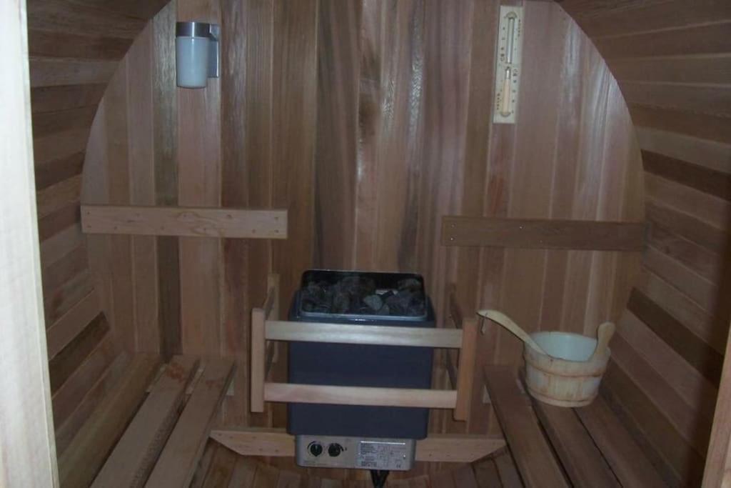 Norwegian Log Cabin The Roe Deer -Sauna & Hot Tub 基斯 外观 照片